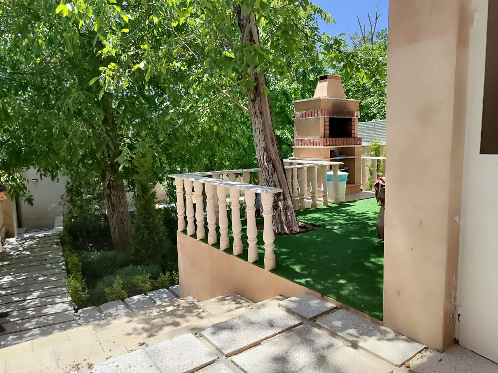 باغ ویلای 450 متری شیک در موقعیت خوب آتشگاه کرج